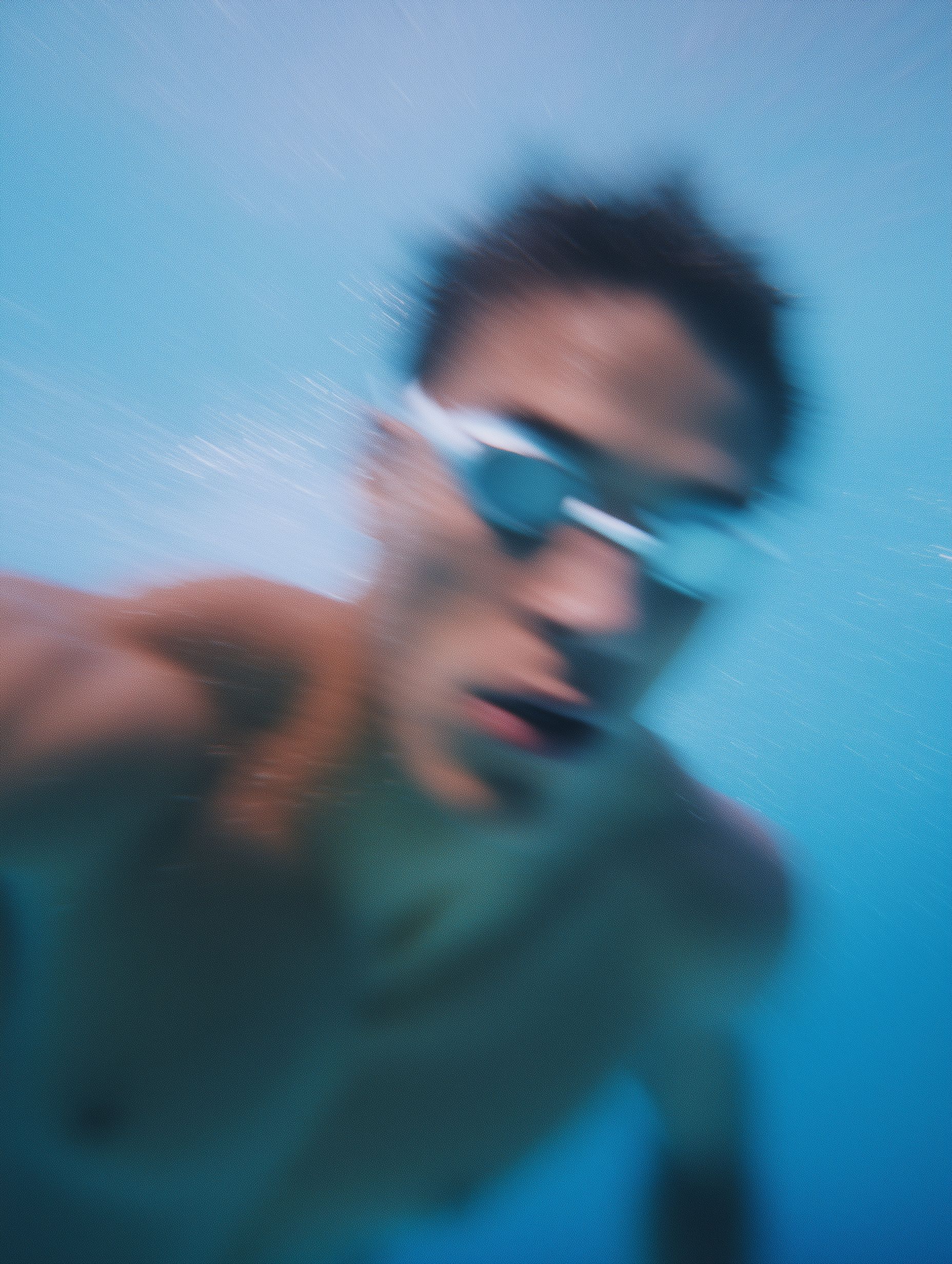 En kvinna som tränar.